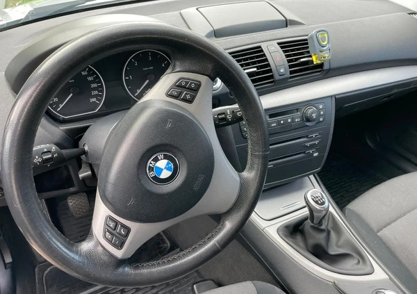 BMW Seria 1 cena 17900 przebieg: 197000, rok produkcji 2005 z Wąchock małe 191